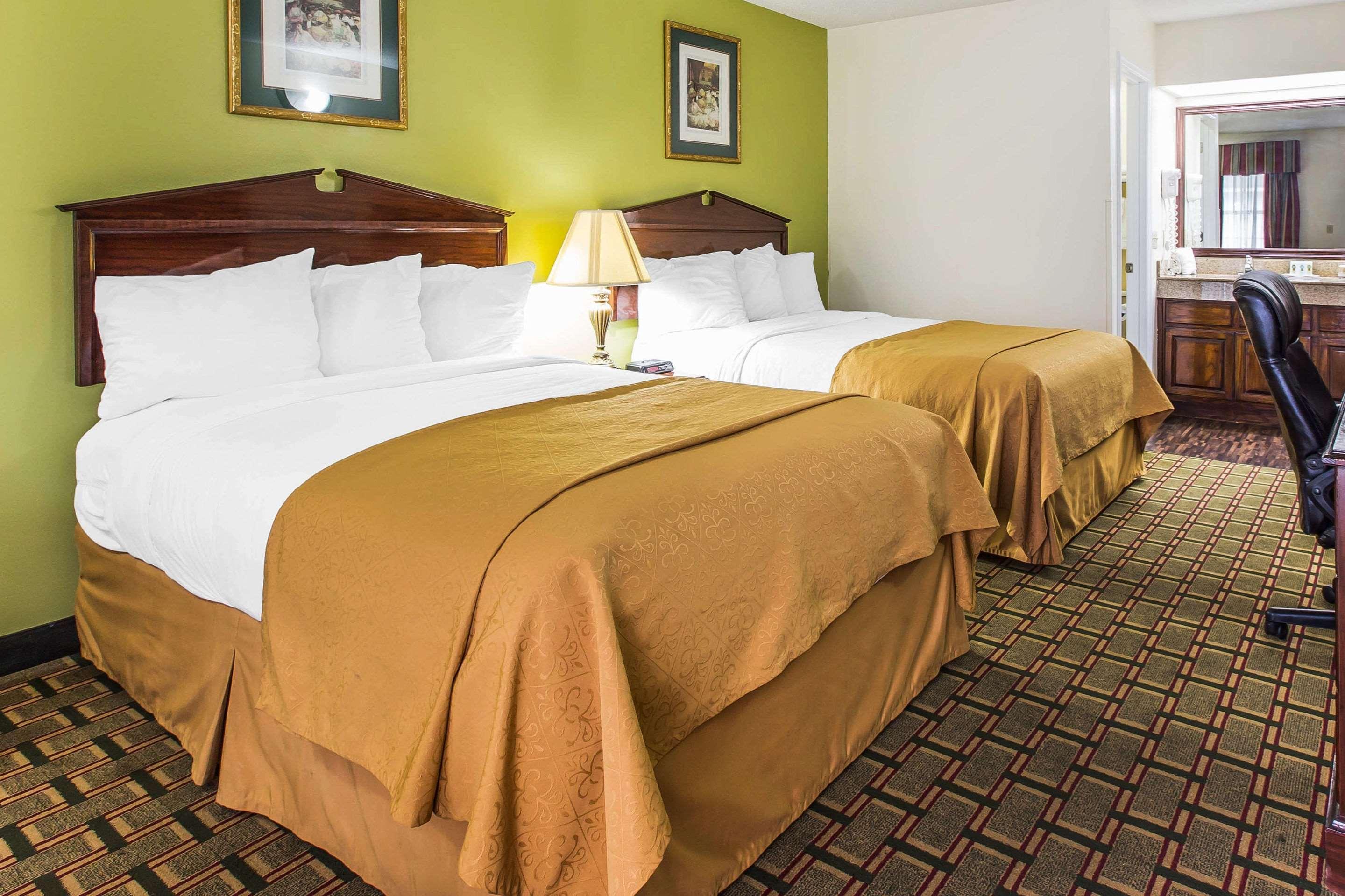 Quality Inn Eastman Bagian luar foto