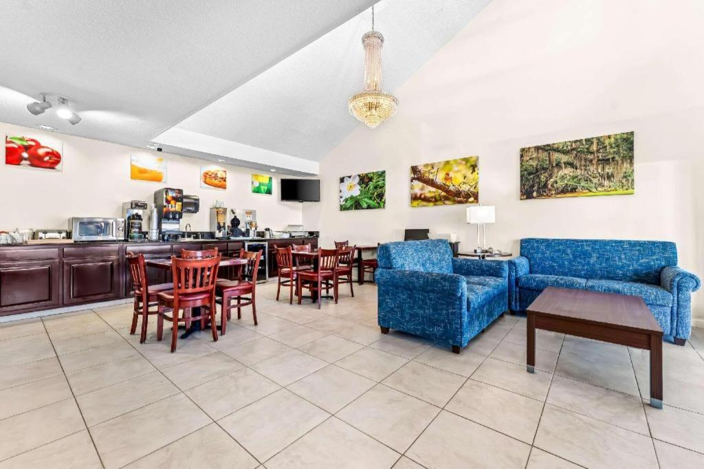 Quality Inn Eastman Bagian luar foto